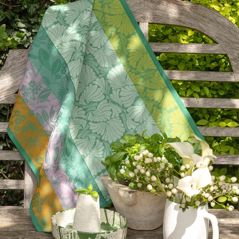 Le Jacquard Francais Cottage Jardin tea towel