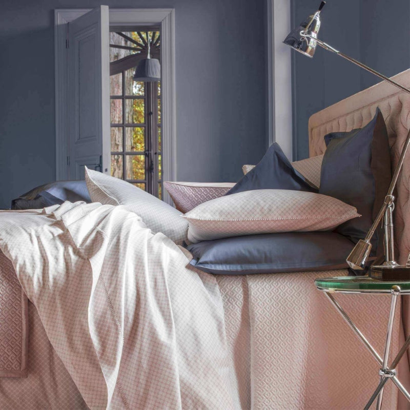 Alexandre Turpault bed linen Infiniment Rose 65 x 65 cm
